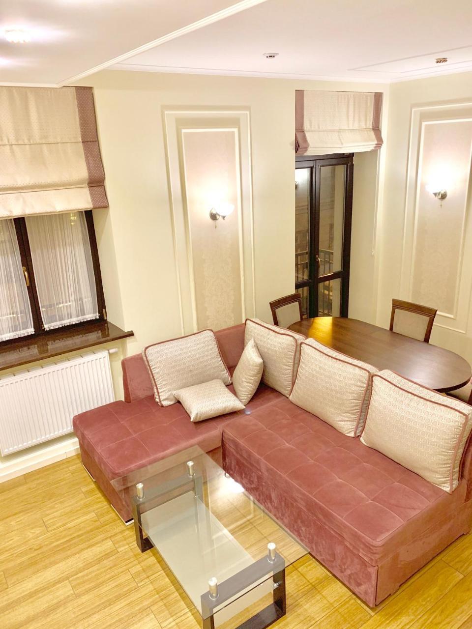 Two-Bedroom On Lesi Ukrainky Lviv Exteriör bild