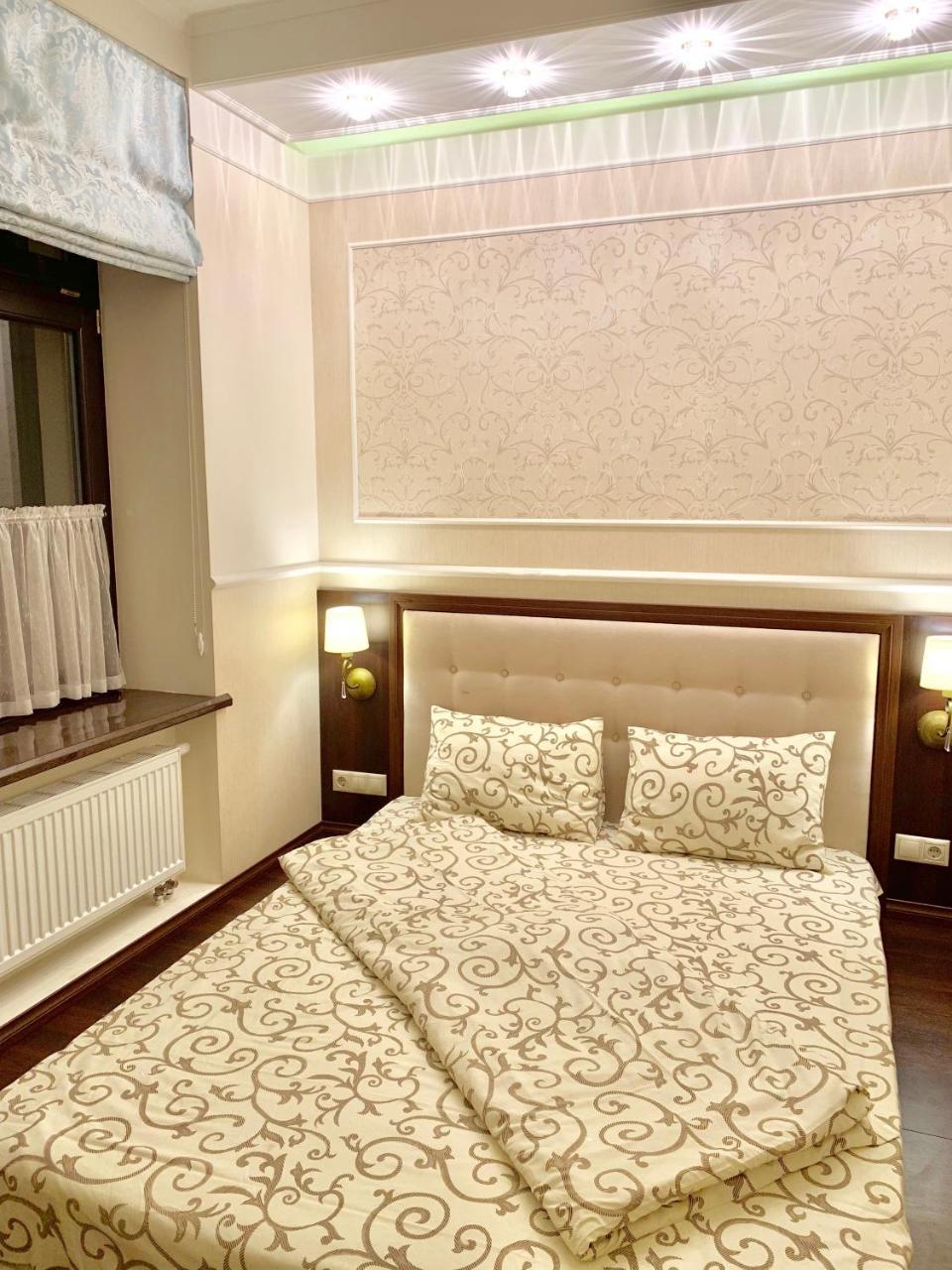 Two-Bedroom On Lesi Ukrainky Lviv Exteriör bild